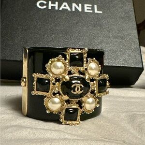Authentic CHANEL Gold-Tone Cuff one of a Kind B-12A